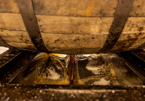 Deep caramel richness with oak finish